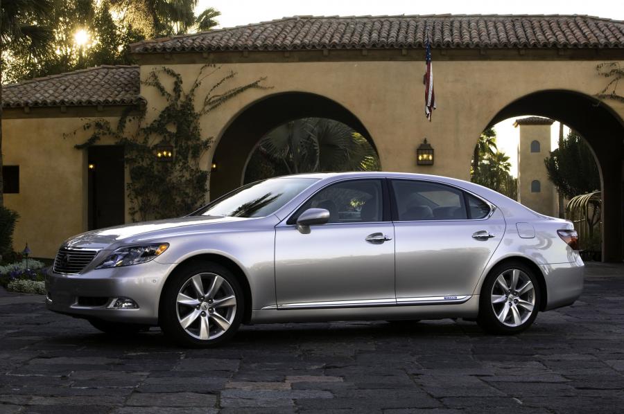  Lexus LS600h L 2008 года  (фото 34 из 34)